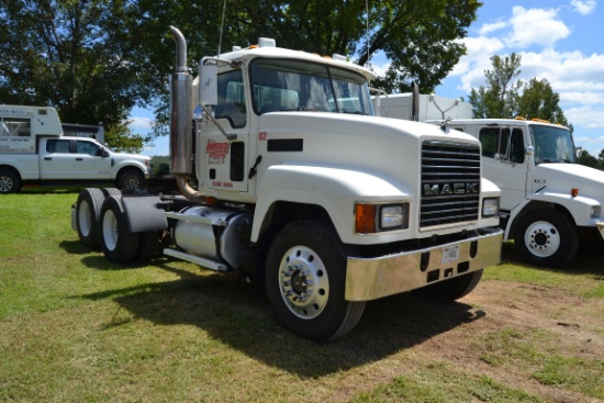 2004 MACK CH DAY CAB ROAD TRACTOR