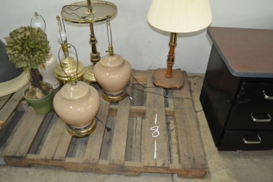 LOT OF LAMPS