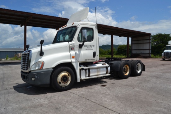 2013 FREIGHTLINER DAY CAB ROAD TRACTOR