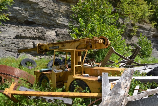 GROVE CARRIER DECK CRANE FOR PARTS