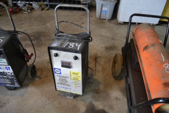 NAPA BATTERY CHARGER