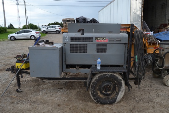 LINCOLN 250 AMP DIESEL POWERED PORTABLE WELDER