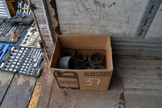 LOT OF HEAVY DUTY SOCKETS