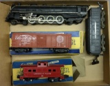 American Flyer 334 DC Engine w/2 Cars w/Boxes(1)