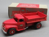 Product Miniature Loadstar Dump Truck w/box