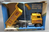 Ertl Hydraulic Dump Truck- Master- NIB