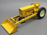 Ertl IH Industrial Tractor w/Front Scoop no. 2644