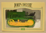 Ertl John Deere Model 40 Crawler 1/16 Scale MIB
