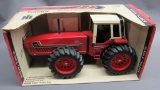 Ertl IH 3588 2 + 2 Tractor NIB 1979 red box
