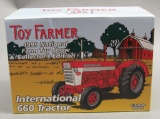 Toy Farmer IH 660 Tractor 1999 Farm Toy Show-NIB