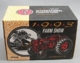 Ertl IH ID9 diesel Tractor 1993 Farm show NIB