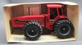 Ertl IH 2+2 Tractor 6388 International 1982 NIB