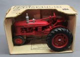 Ertl Farmall H Tractor 1986 with box