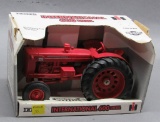 Ertl Case IH  600 Diesel Tractor in Orig Pkg 1995