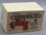 Ertl IH Farmall H Tractor 1/16 Scale Sealed Box 19