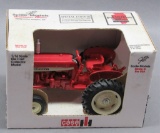 Scale Models Case IH International 606 Tractor 199