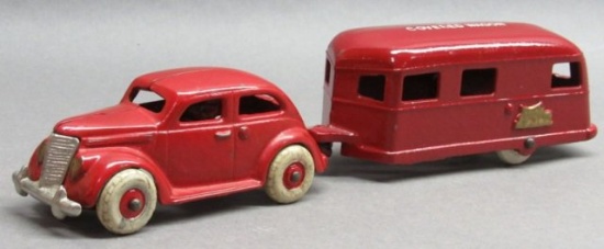 1937 Arcade Ford Sedan & Covered Wagon Trailer