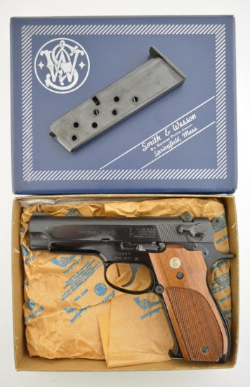 Smith & Wesson Model 39-2 9mm Semi-Auto Pistol MIB