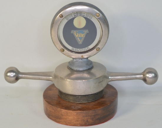 Velie Boyce Moto-Meter w/ Dog Bone Radiator Cap