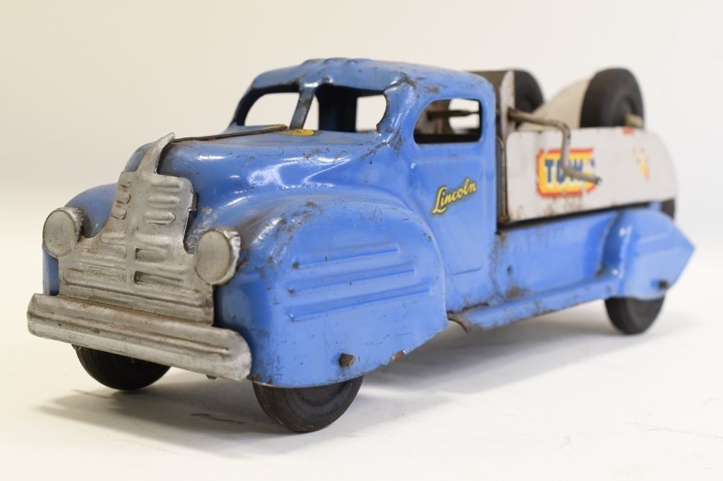 lincoln toy truck