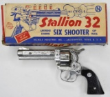 Nichols Stallion 32 Six Shooter Cap Pistol