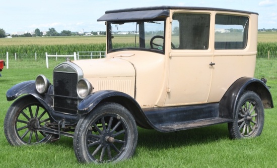 1926 Ford Model T 2 Door Sedan