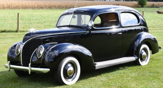 1938 Ford 2 Door Deluxe Sedan