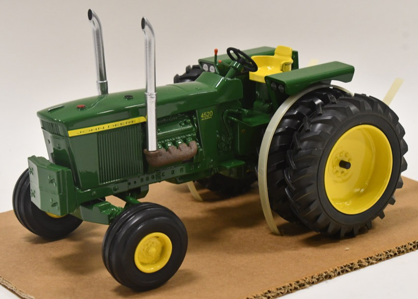 John deere deals roarin tractor