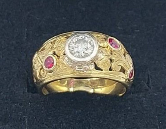 Ladies 18K Yellow Gold Diamond and Ruby Ring