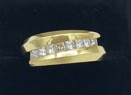 Ladies 18K Yellow Gold Diamond Ring