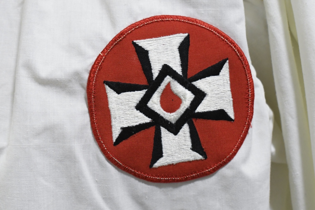 Vintage KKK Ku Klux Klan Robe & Hood | Proxibid Vintage KKK Ku Klux Klan Robe & Hood | Proxibid