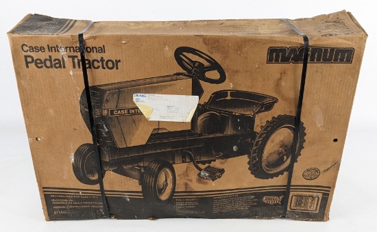 Ertl Case International 7130 Pedal Tractor NIB