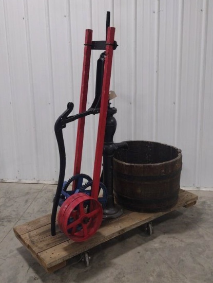 W.L. Davey Pump Corp. Water Pump Display