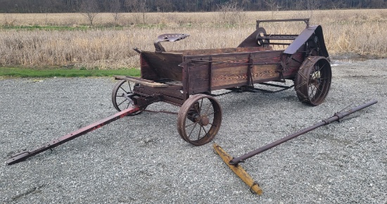 IH Horse Drawn Manure Spreader