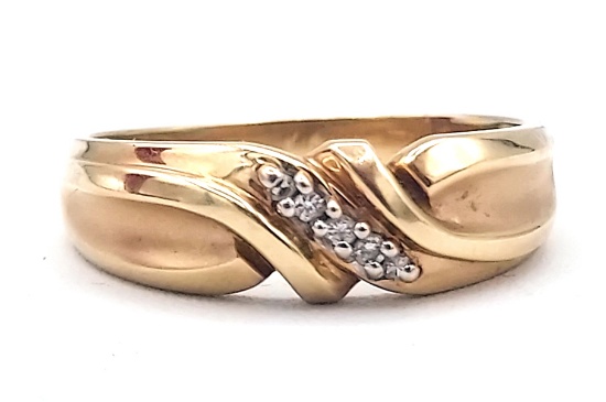Men's 14K Yellow Gold Diamond Wedding Band
