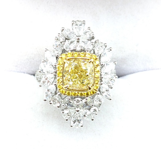 18k White Gold 2.00 Carat Yellow Diamond Ring