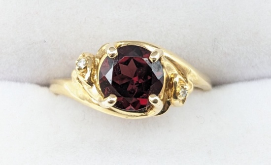 Ladies 14K Yellow Gold Garnet & Diamond Ring