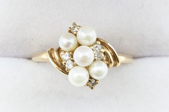 Ladies 14K Yellow Gold Pearl & Diamond Ring