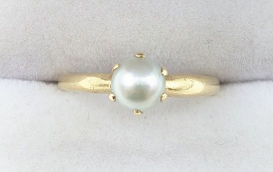 Ladies 14K Yellow Gold Pearl Solitaire Ring