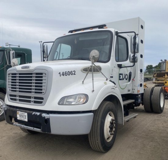 2013 Freightliner Business Class M2