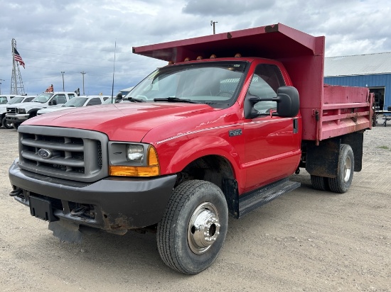 2001 Ford F-350 XL Super Duty Dump Truck