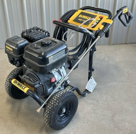 DeWalt 4000 PSI 3.5 GPM Gas Pressure Washer