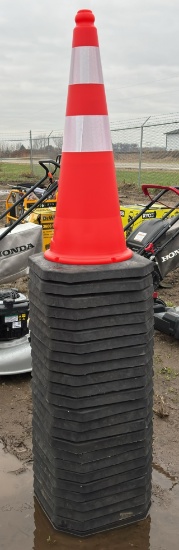 BRAND NEW 25 Traffic Cones
