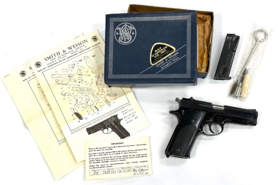 Smith & Wesson Model 59 Semi Auto Pistol in Original Box