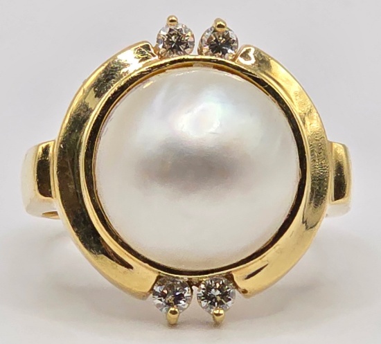 Ladies 14K Yellow Gold Mabe Pearl & Diamond Ring