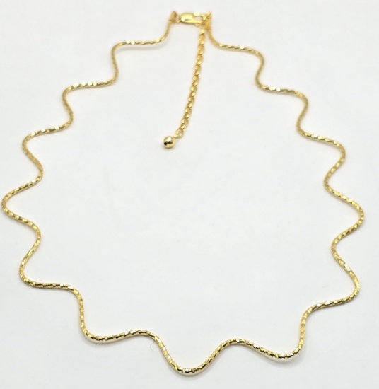 Ladies 14K Yellow Gold Diamond Cut Wavy Choker Necklace