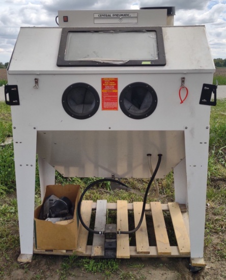 Central Pneumatic Dual Door Blast Cabinet