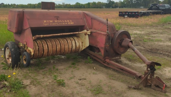 New Holland Super Hay Liner 68 Baler
