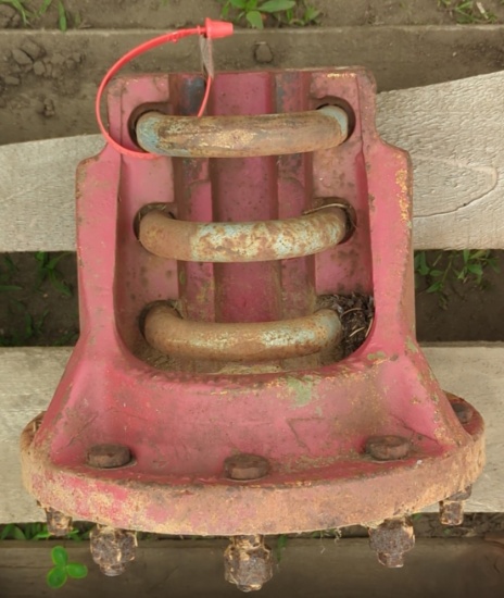 Dietrich 9- Bolt Hub