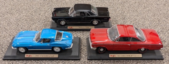 (3) Maisto Die Cast Model Cars